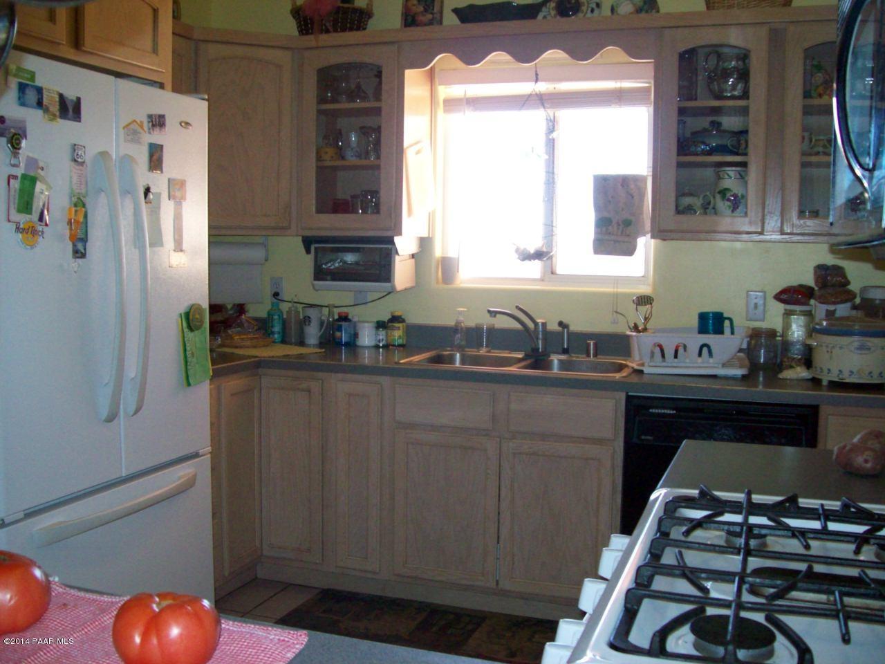 1800 West Big Sky Ranch Road Paulden, AZ 86334 - Photo 9 of 31 kitchen pic 1