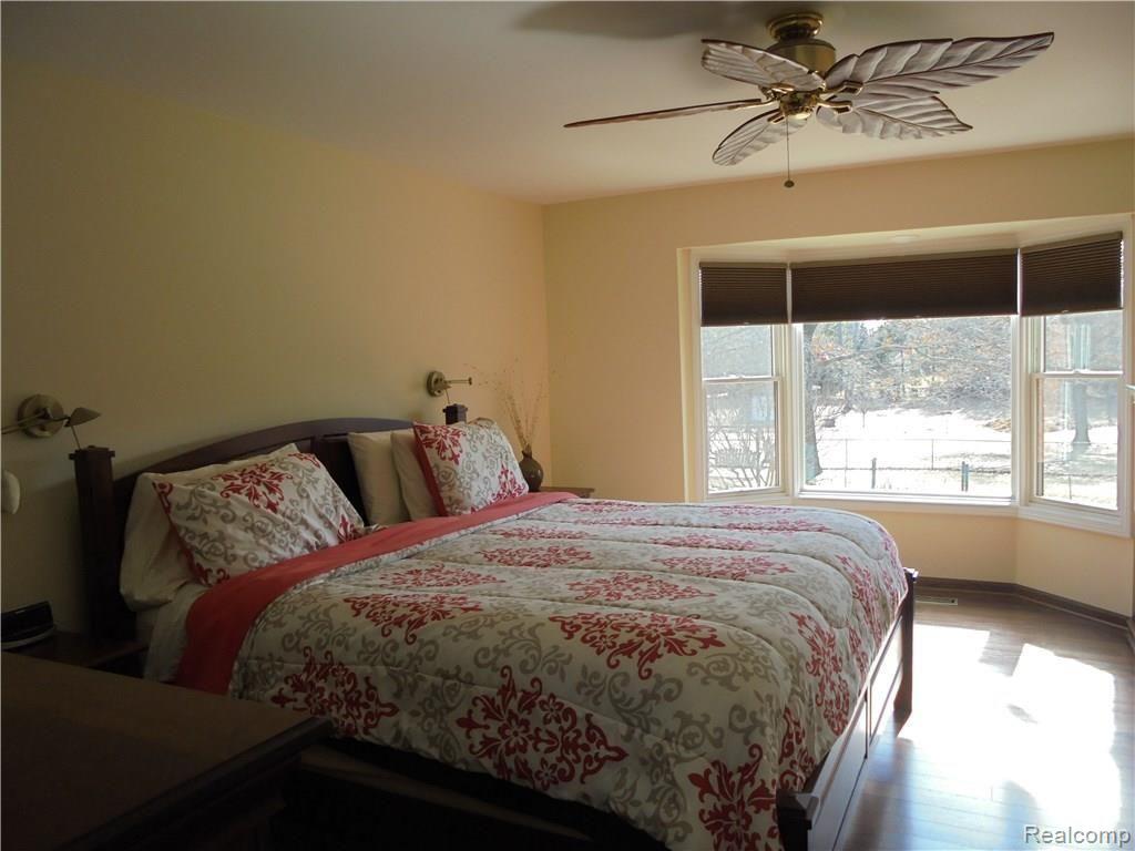 688 East Buell Road Rochester, MI 48306 - Photo 12 of 28
