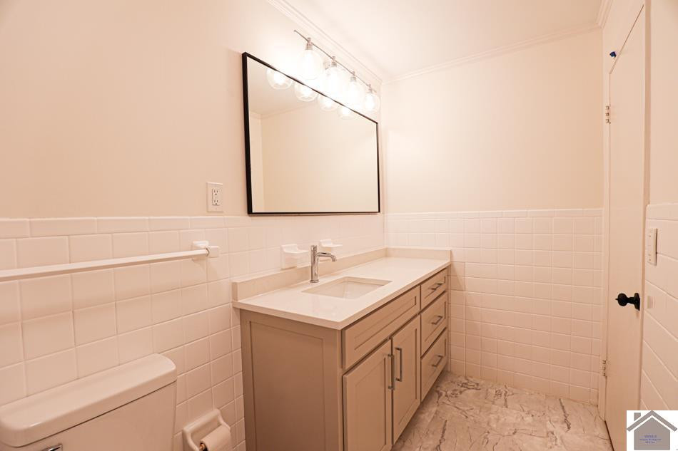 153 Kennedy Road Paducah, KY 42001 - Photo 26 of 33 Primary Bathroom