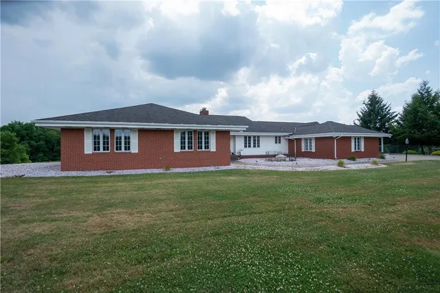 $4,400,000 | 1490 Olde Stable Lane, Moon Township, PA 15108