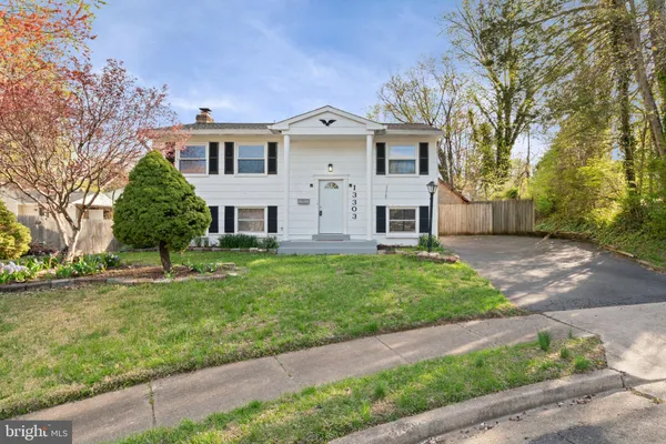 $2,690 | 13303 Knoll Court, Woodbridge, VA 22193