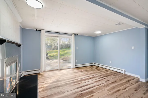 $2,690 | 13303 Knoll Court, Woodbridge, VA 22193