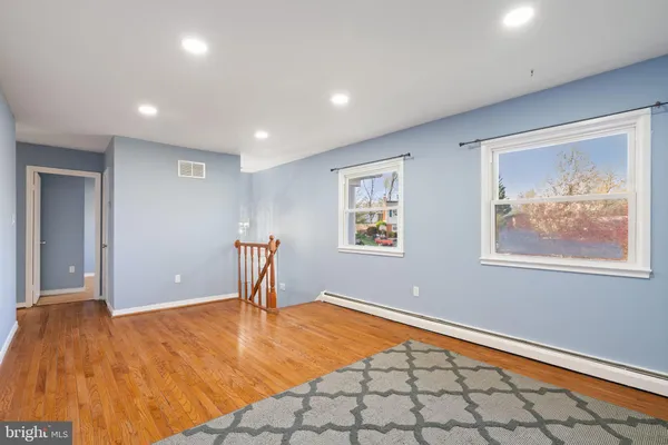 $2,690 | 13303 Knoll Court, Woodbridge, VA 22193