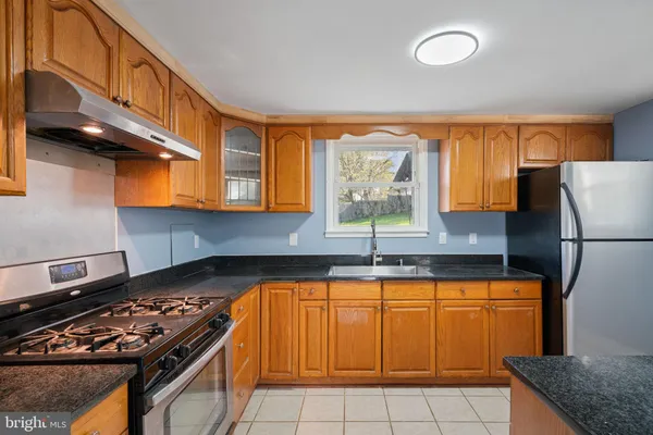 $2,690 | 13303 Knoll Court, Woodbridge, VA 22193