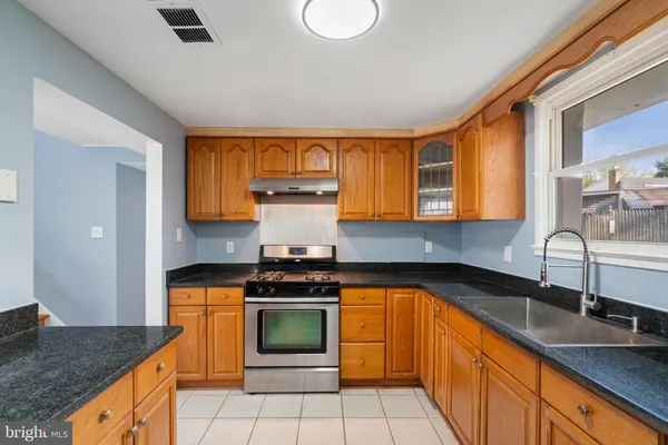 $2,690 | 13303 Knoll Court, Woodbridge, VA 22193