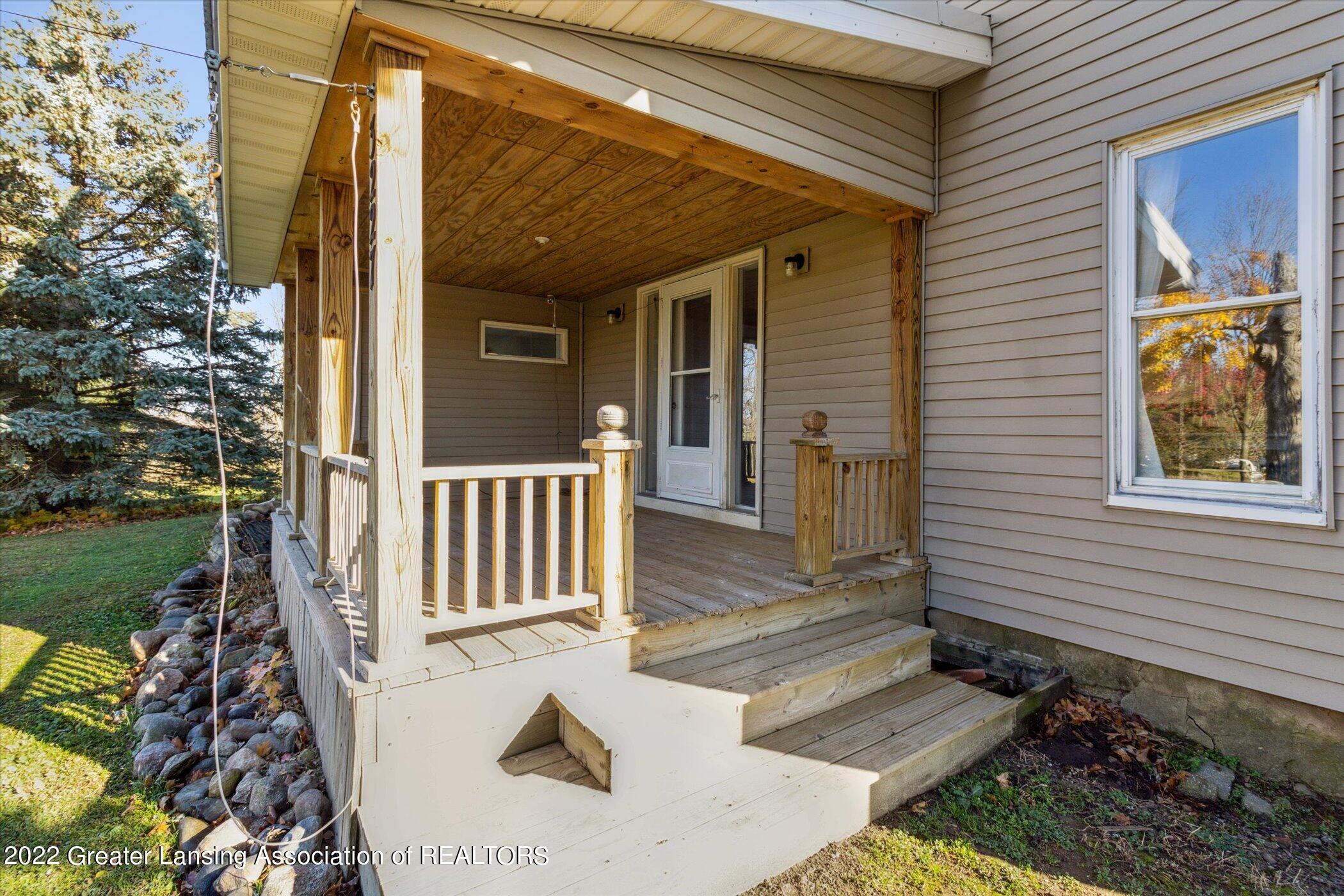 3227 Putnam Road Ovid, MI 48866 - Photo 5 of 64 05-Putnam-Rd-Laingsburg-MI-48848-WindowS