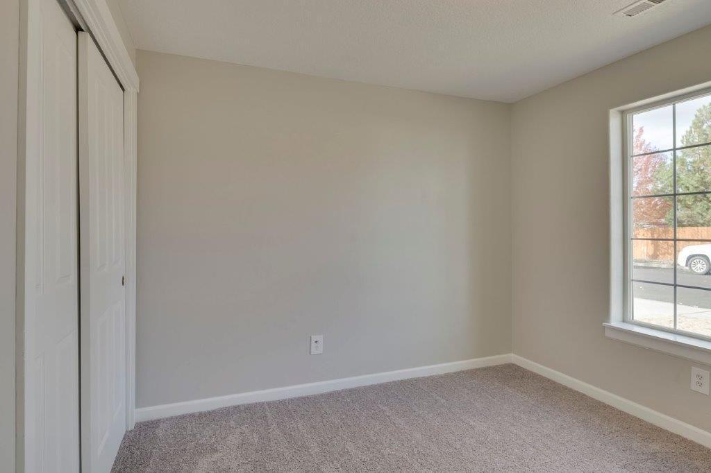 320 Southwest 28th Street Redmond, OR 97756 - Photo 16 of 22 16-web-or-mls-320 SW 28th St, Redmond-16