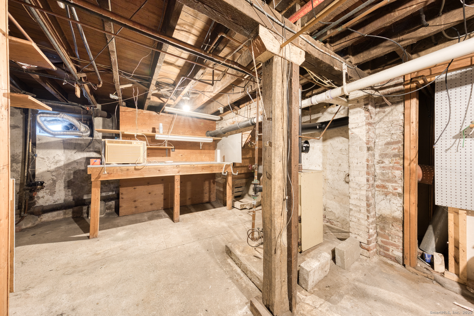 173 Chestnut Avenue Torrington, CT 06790 - Photo 31 of 38