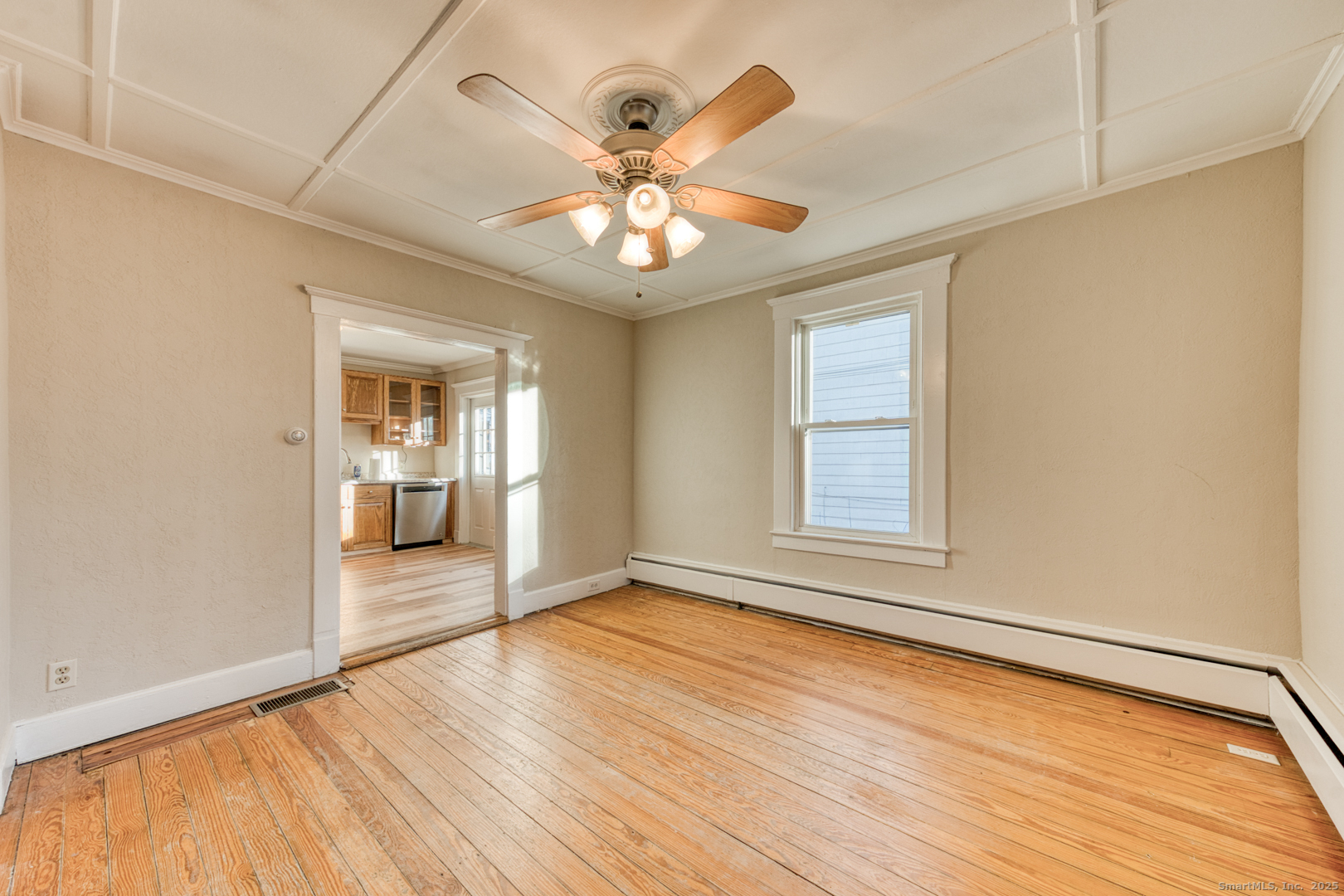 173 Chestnut Avenue Torrington, CT 06790 - Photo 4 of 38