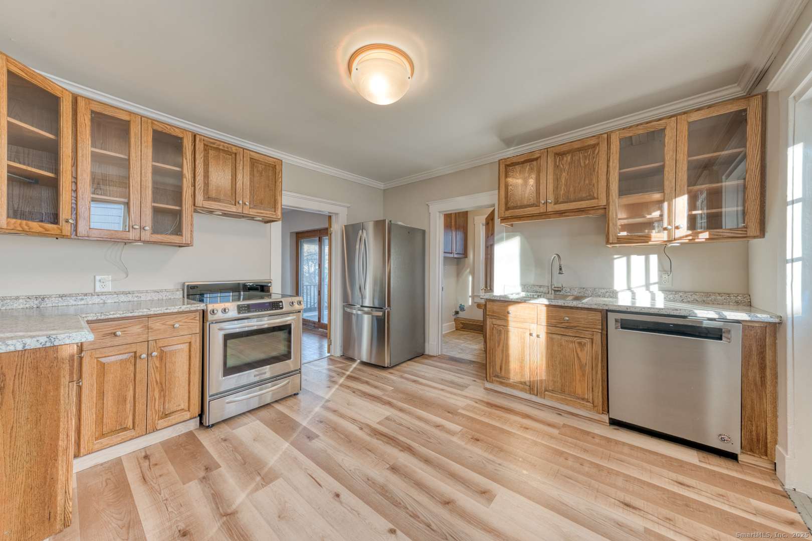 173 Chestnut Avenue Torrington, CT 06790 - Photo 7 of 38