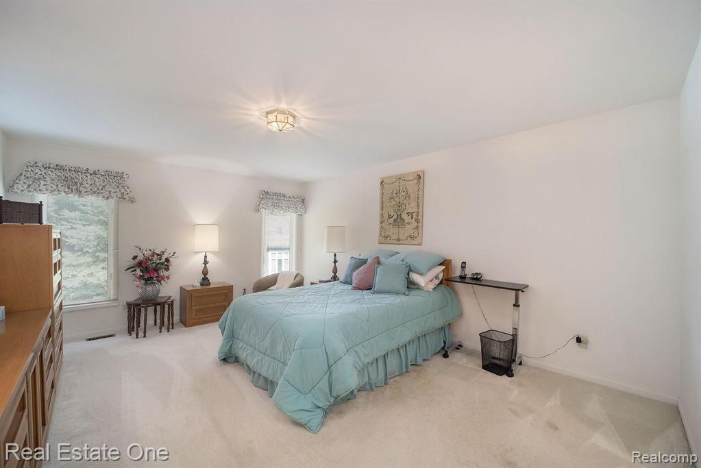 3380 Fairgrove Court Rochester Hills, MI 48309 - Photo 16 of 34