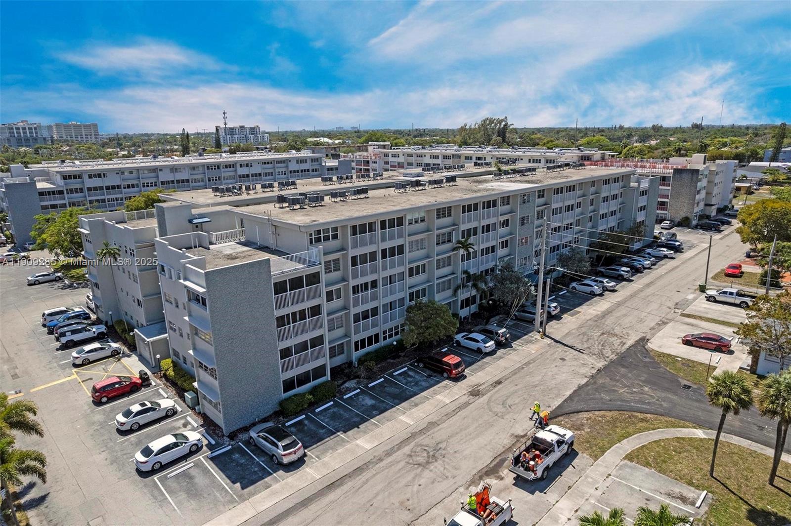 330 Southeast 2nd Street, Unit 103G Hallandale Beach, FL 33009 - Photo 32 of 37 a view of a city