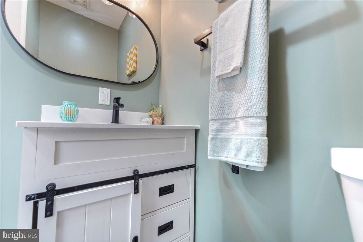 1730 South 20th Street Philadelphia, PA 19145 - Photo 13 of 27 Powder Room