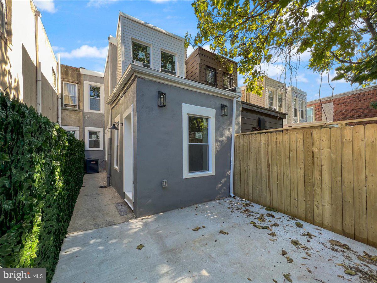 1730 South 20th Street Philadelphia, PA 19145 - Photo 26 of 27 Backyard