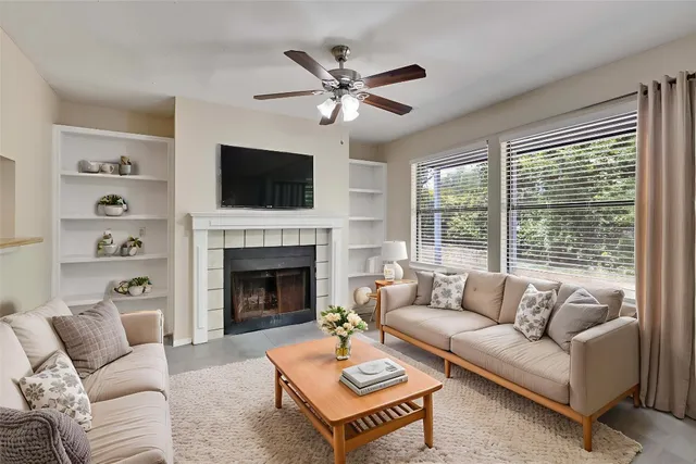 $1,395 | 2905 West Slaughter Lane, Unit A, Austin, TX 78748