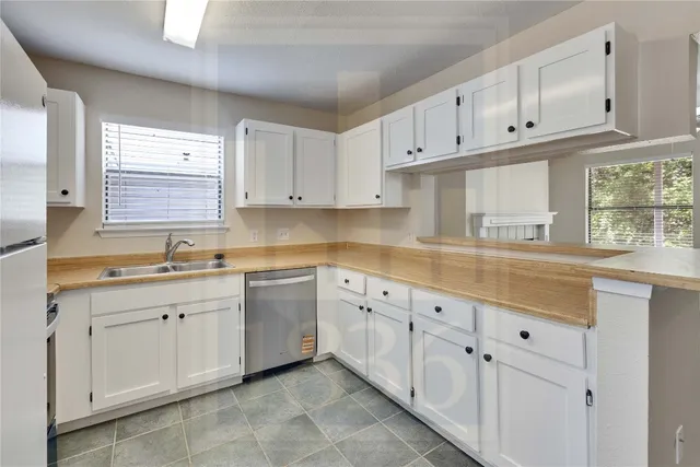 $1,395 | 2905 West Slaughter Lane, Unit A, Austin, TX 78748