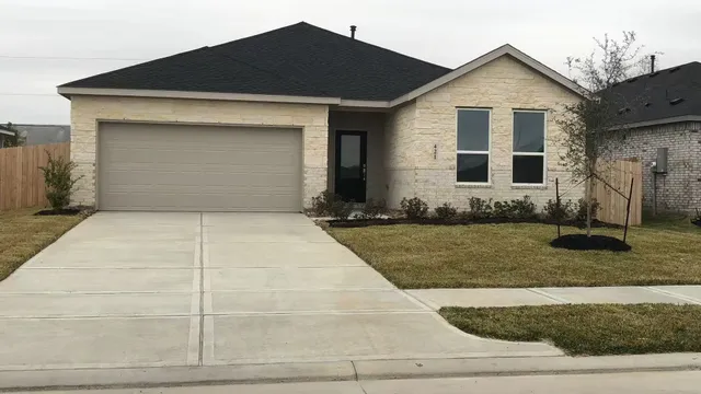 $2,150 | 421 Robin Court, Angleton, TX 77515