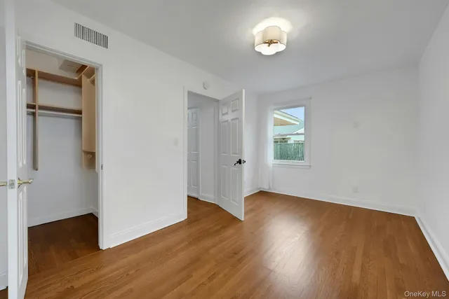 $1,295,000 | 1 Echo Bay Place, New Rochelle, NY 10805