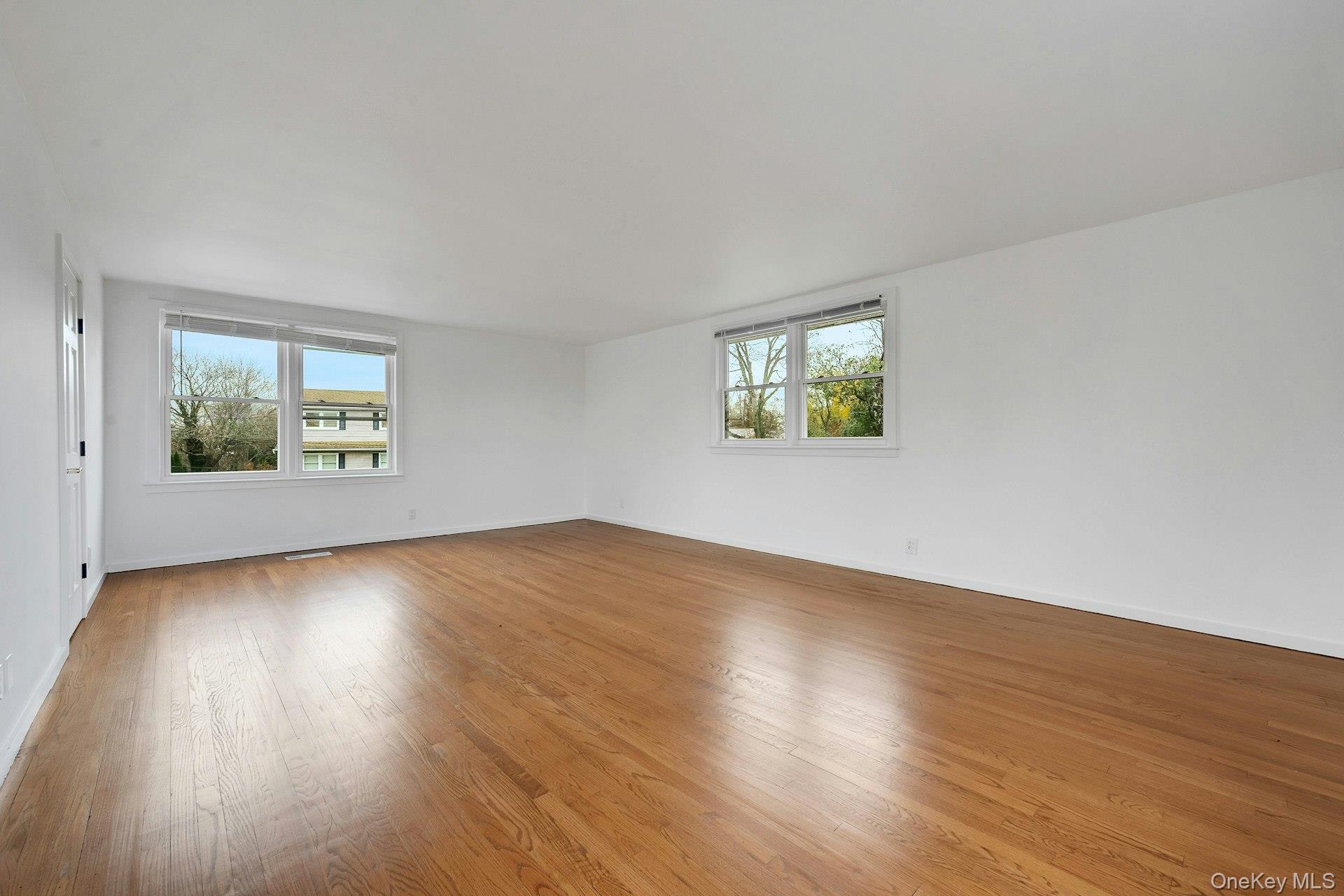 1 Echo Bay Place New Rochelle, NY 10805 - Photo 27 of 47 a view of an empty room and window