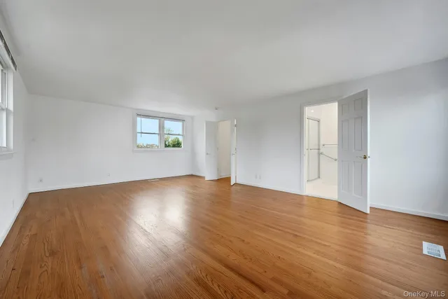 $1,295,000 | 1 Echo Bay Place, New Rochelle, NY 10805