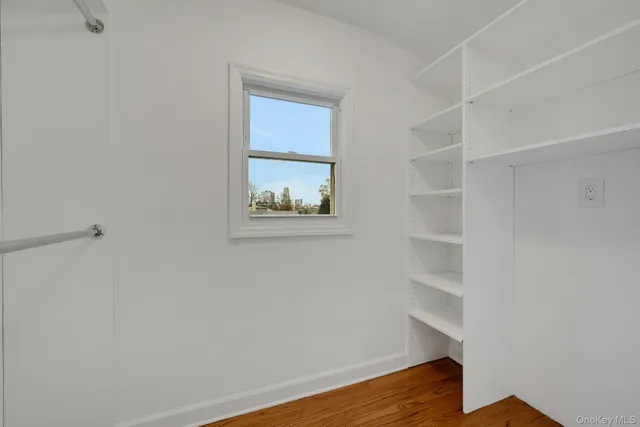 $1,295,000 | 1 Echo Bay Place, New Rochelle, NY 10805