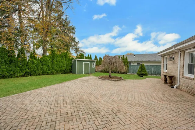 $1,295,000 | 1 Echo Bay Place, New Rochelle, NY 10805