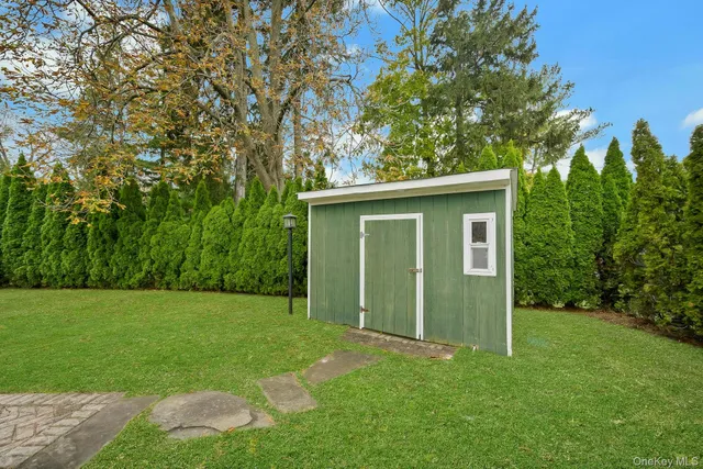 $1,295,000 | 1 Echo Bay Place, New Rochelle, NY 10805