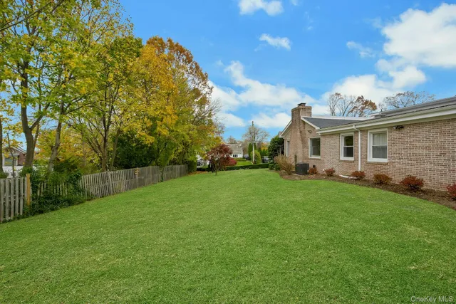 $1,295,000 | 1 Echo Bay Place, New Rochelle, NY 10805