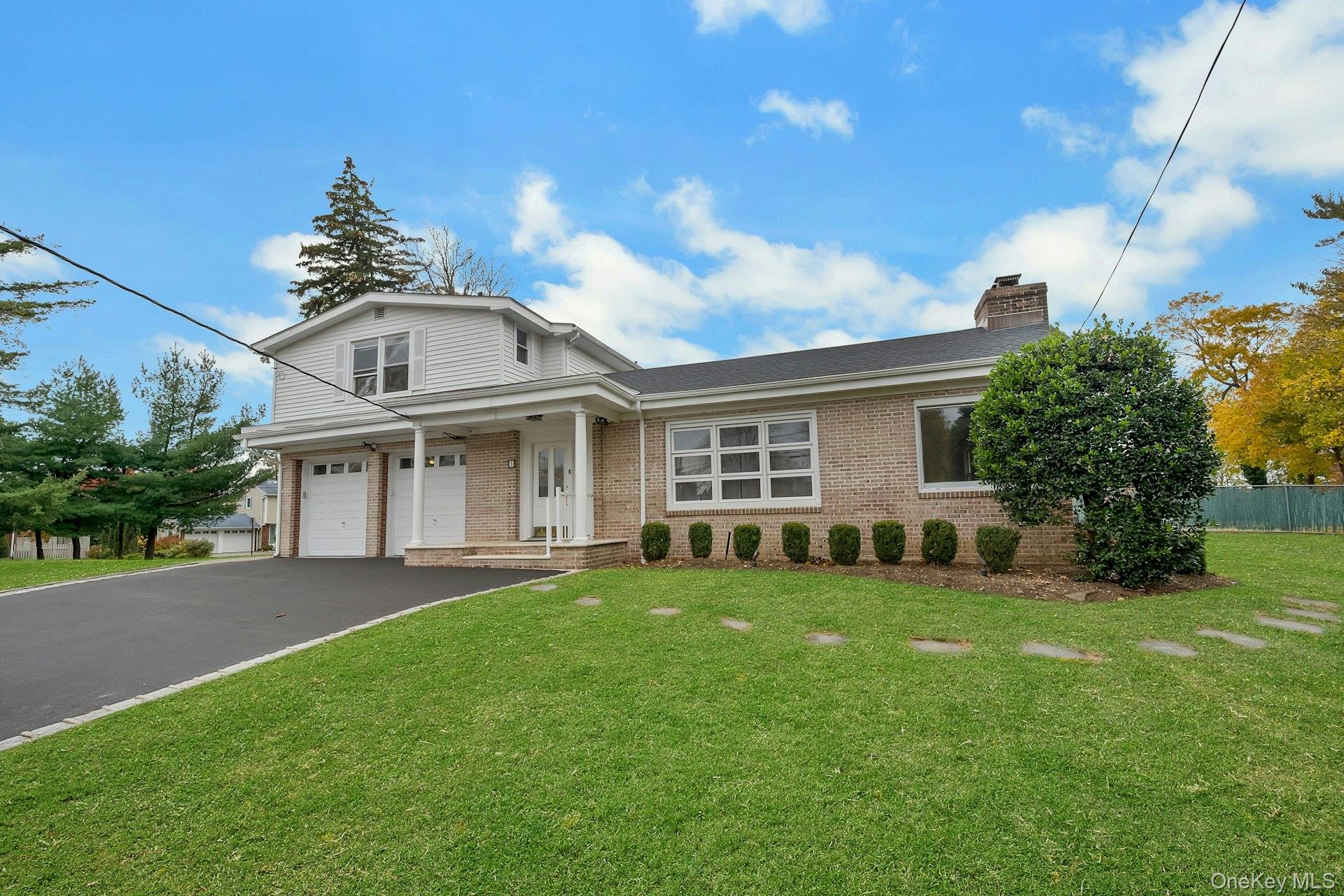 1 Echo Bay Place New Rochelle, NY 10805 - Photo 4 of 47 a view of a yard in front of a house