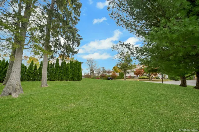 $1,295,000 | 1 Echo Bay Place, New Rochelle, NY 10805