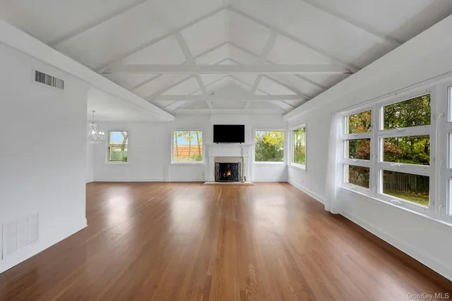 $1,295,000 | 1 Echo Bay Place, New Rochelle, NY 10805