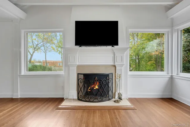 $1,295,000 | 1 Echo Bay Place, New Rochelle, NY 10805