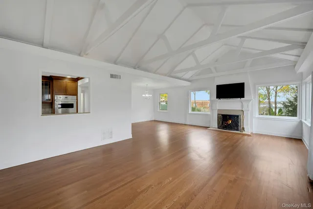 $1,295,000 | 1 Echo Bay Place, New Rochelle, NY 10805