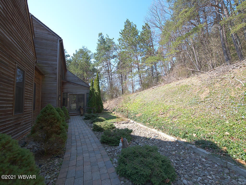27 Hemlock Road Williamsport, PA 17701 - Photo 2 of 44 Gallery Image 2