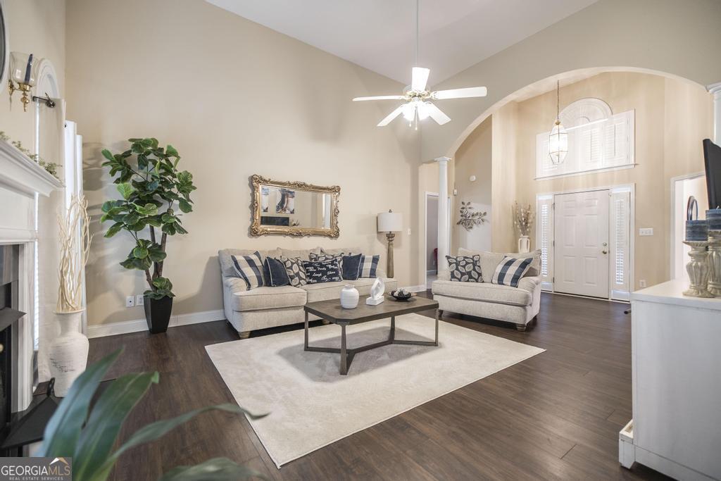 1066 Alma Drive Macon, GA 31216 - Photo 5 of 18 a living room with furniture and a large window