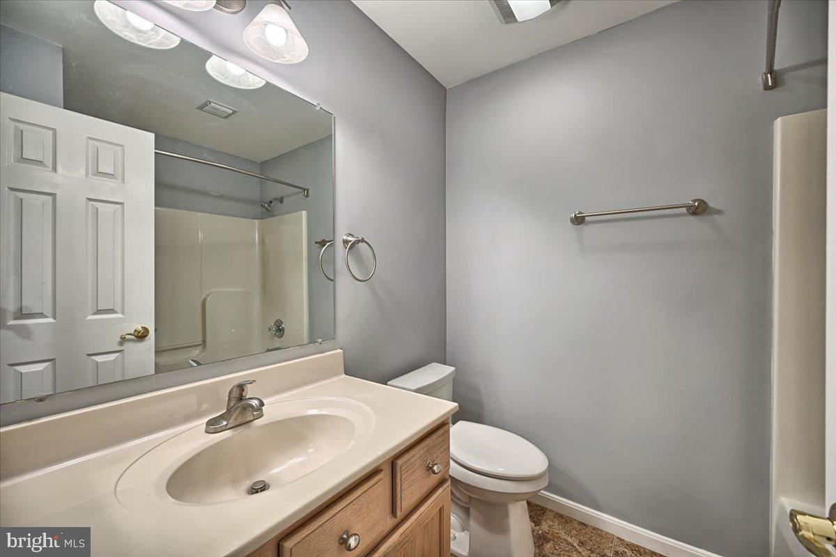 4517 Deer Path Road Harrisburg, PA 17110 - Photo 23 of 36 Hallway full Bath