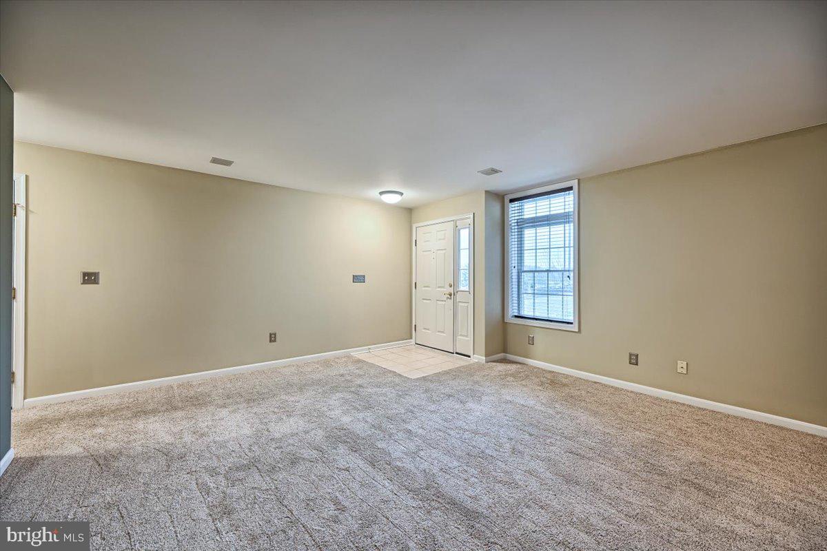 4517 Deer Path Road Harrisburg, PA 17110 - Photo 5 of 36 Fresh/Clean thru out