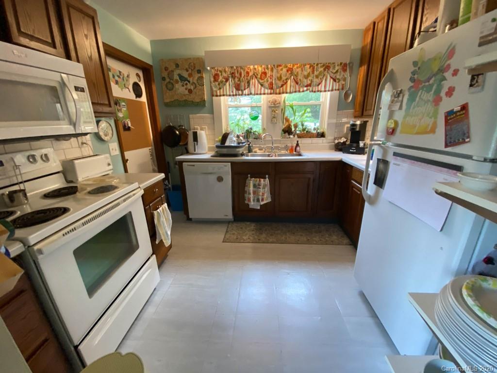 96 Morris Road Brevard, NC 28712 - Photo 9 of 30 Gallery Image 9