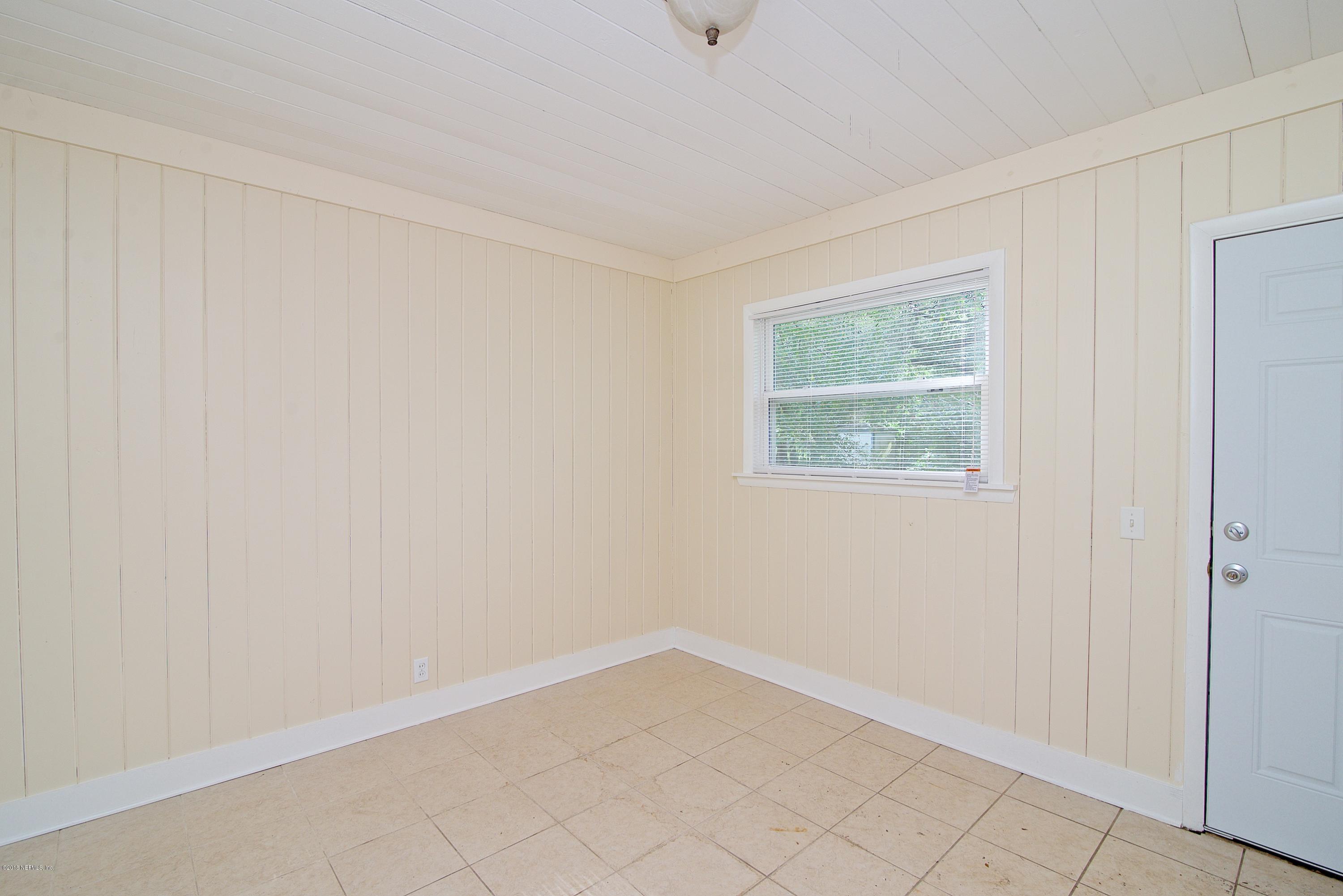 2433 Gaillardia Road Jacksonville, FL 32211 - Photo 10 of 21 Laundry Storage