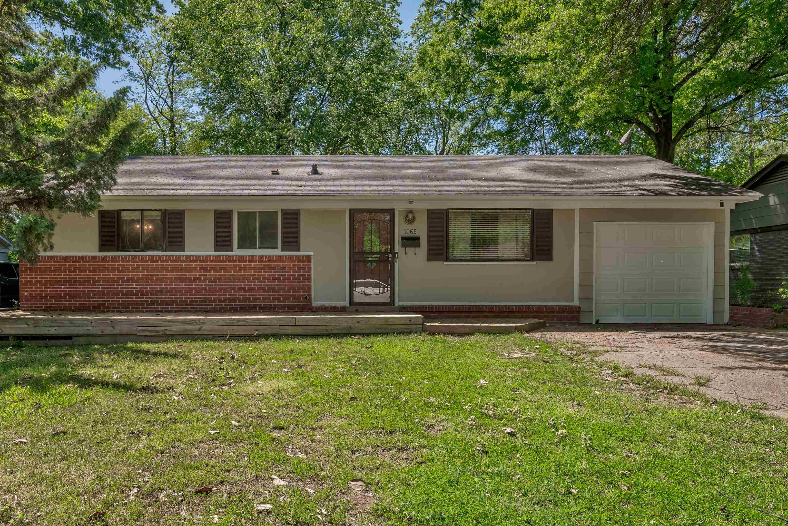 1065 Wellsville Road Memphis, TN 38117 - Photo 1 of 14 Gallery Image 1