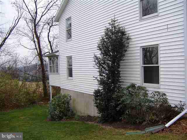 624 Colonial View Road Mechanicsburg, PA 17055 - Photo 2 of 8 a view of a house with backyard and garden