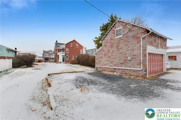 $1,650 | 109 North Sixth Street, Emmaus, PA 18049