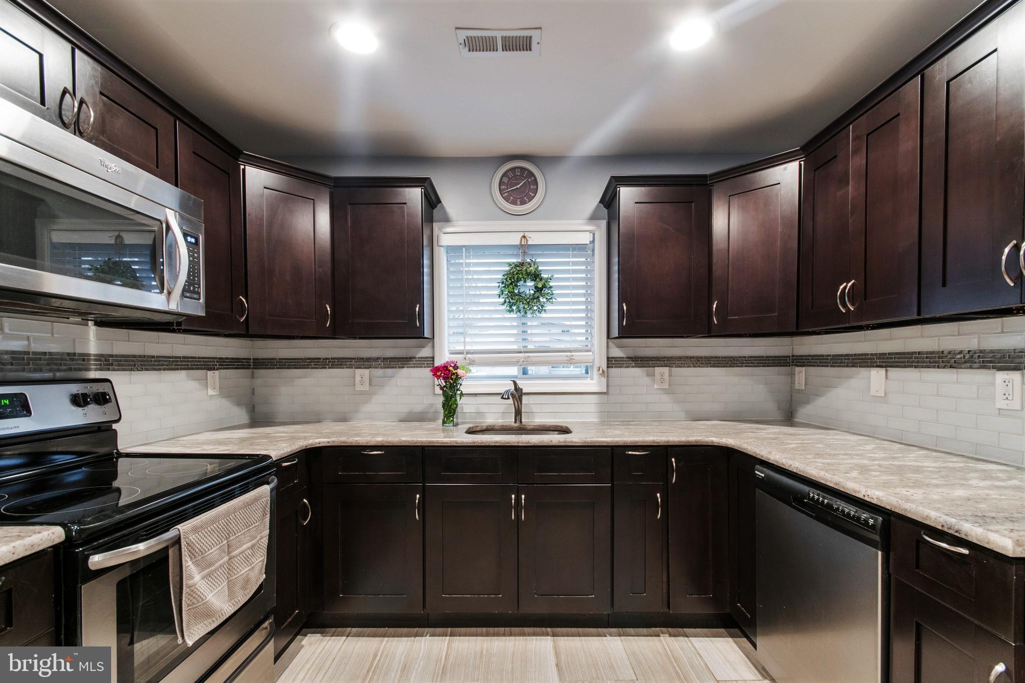 51 Harp Road Levittown, PA 19056 - Photo 2 of 27 Gallery Image 2