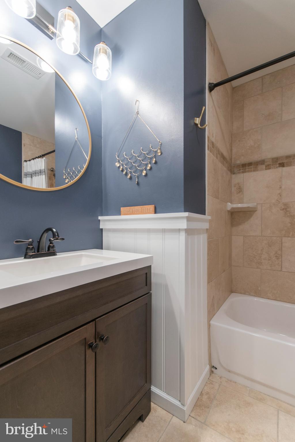 51 Harp Road Levittown, PA 19056 - Photo 18 of 27 Gallery Image 18