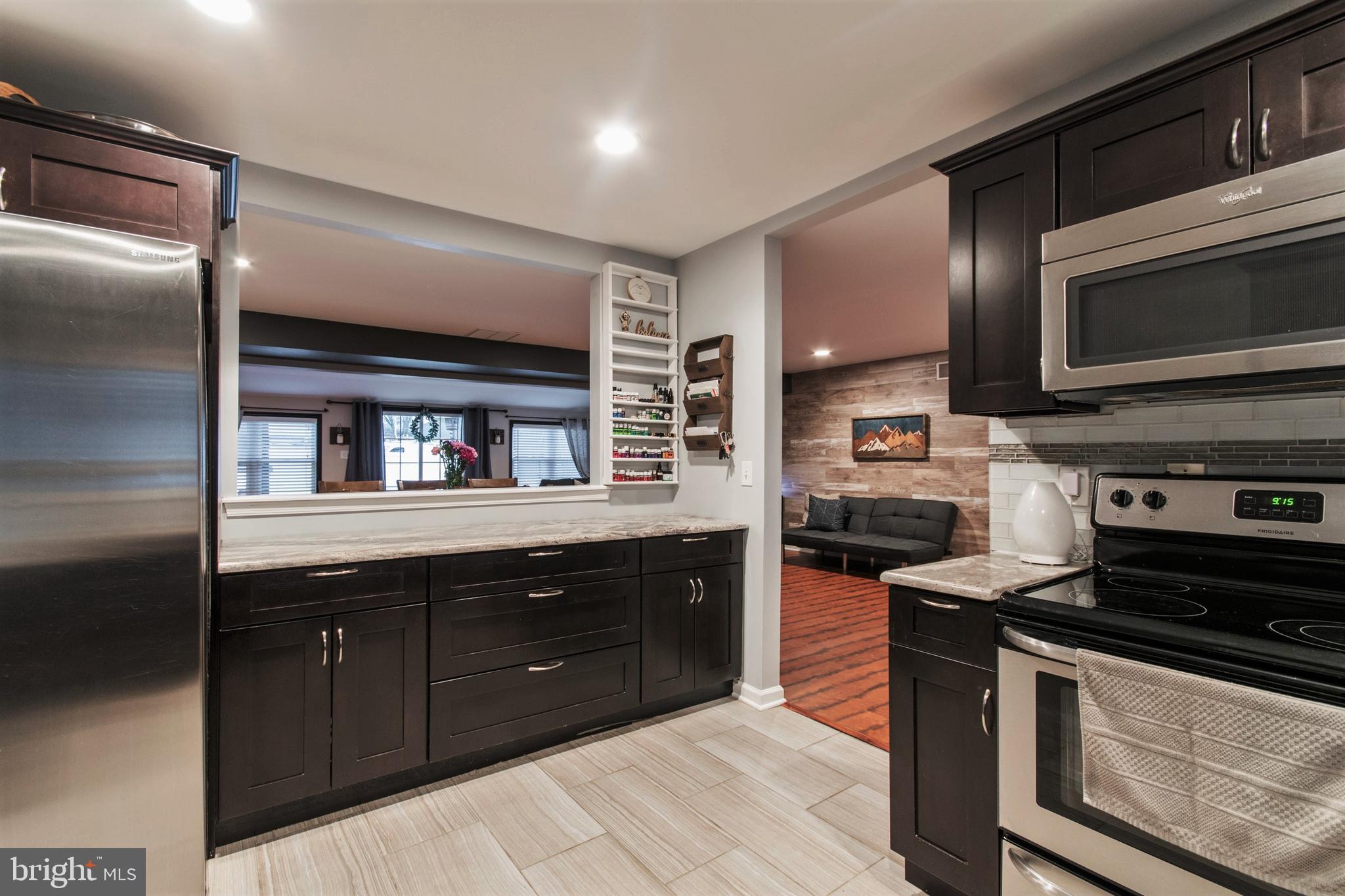 51 Harp Road Levittown, PA 19056 - Photo 3 of 27 Gallery Image 3