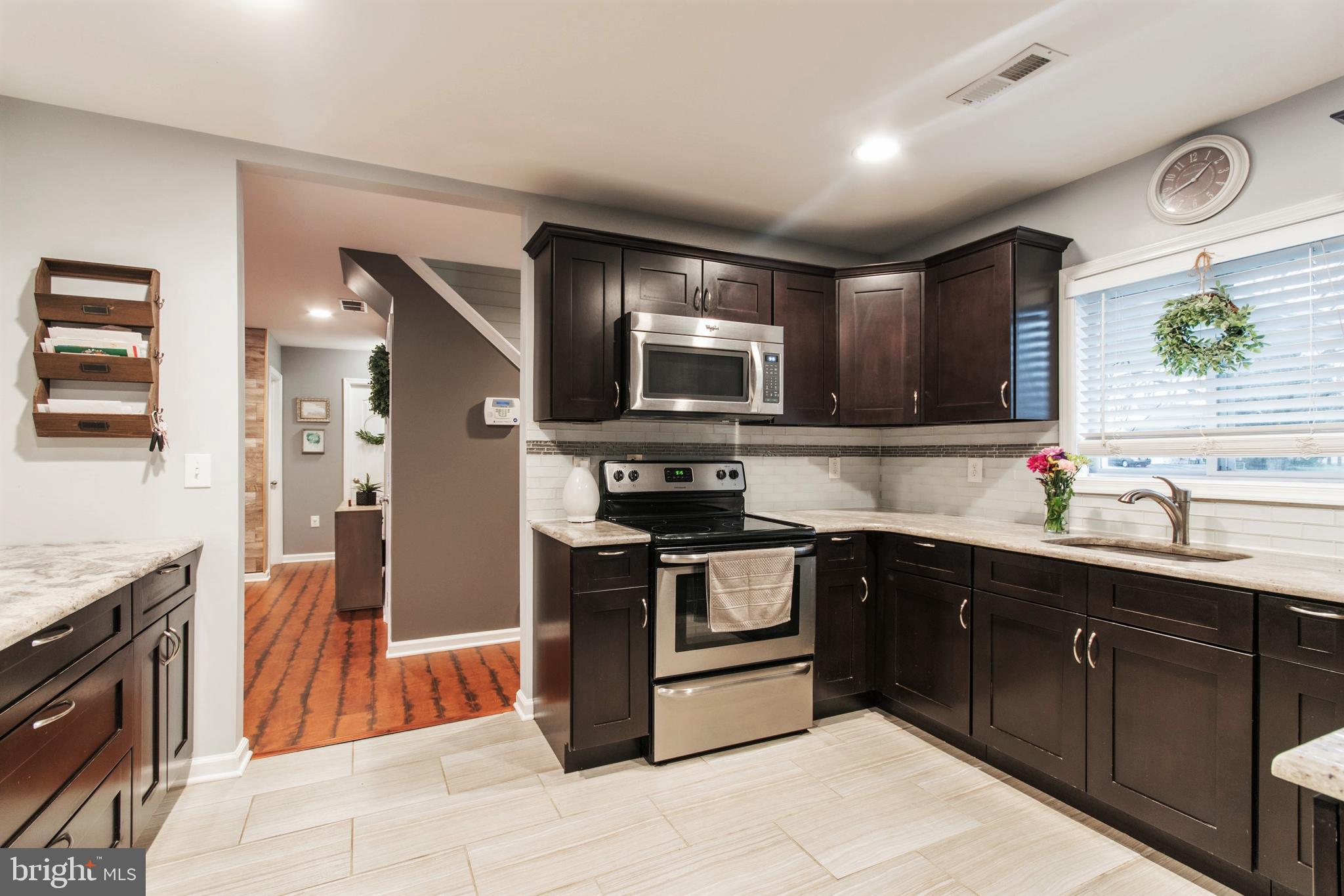 51 Harp Road Levittown, PA 19056 - Photo 4 of 27 Gallery Image 4