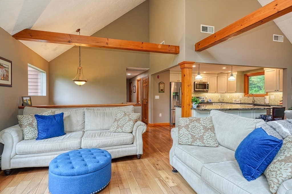 334 Mendon Street Upton, MA 01568 - Photo 13 of 41