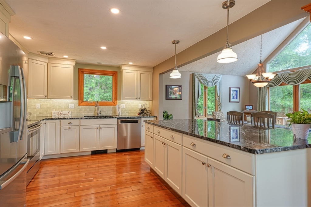 334 Mendon Street Upton, MA 01568 - Photo 2 of 41