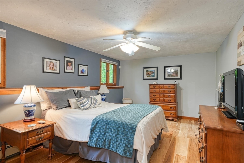 334 Mendon Street Upton, MA 01568 - Photo 29 of 41