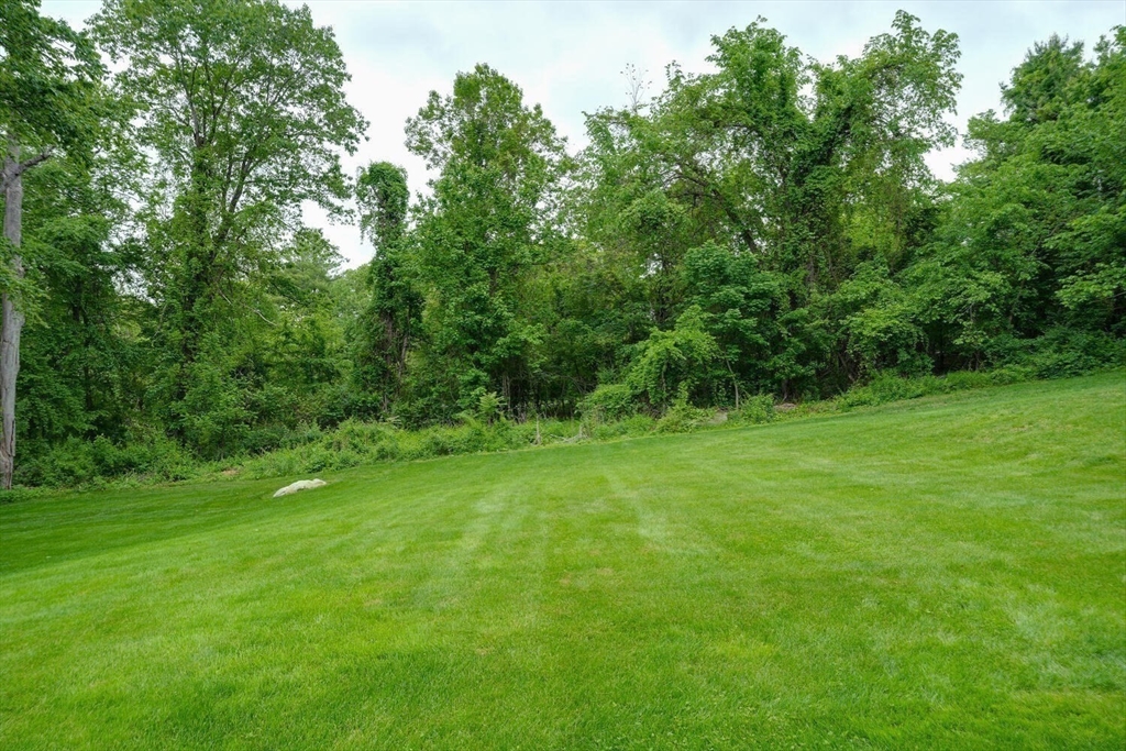 334 Mendon Street Upton, MA 01568 - Photo 36 of 41